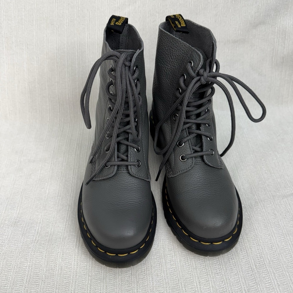 Dr Martens 1460 Pascal Leather 8 Eye Boots Gray Womens 7 NWOT - Picture 3 of 14